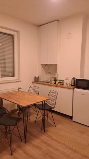 Apartment08